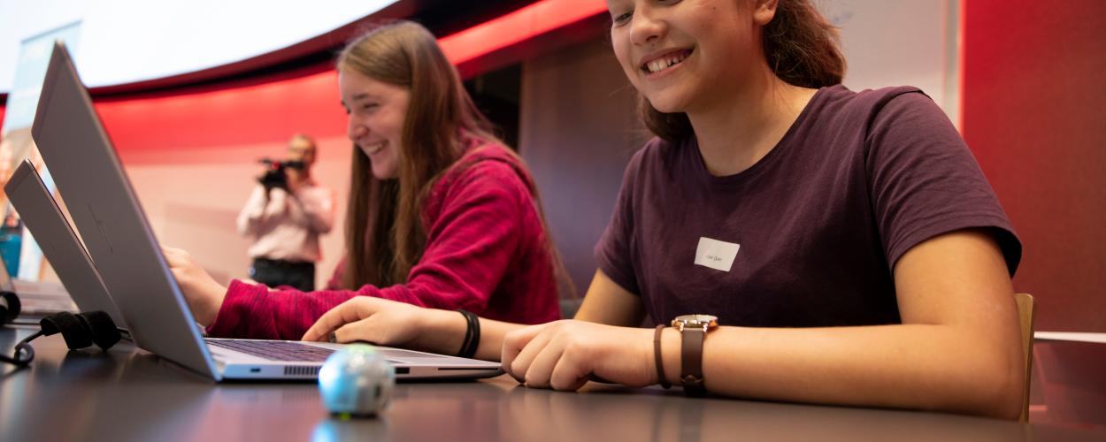 «Girls 4 IT»-Tag: spielend erfahren was IT ist